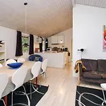 6 Person In Store Fuglede-by Traum * Store Fuglede