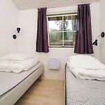 6 Person In Store Fuglede-by Traum * Store Fuglede